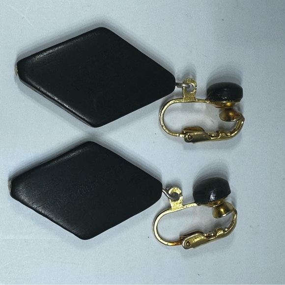 Art Deco Whitby Jet Drop Earrings Gold Plated Clip On 1920s Mourning - Picture 11 of 12